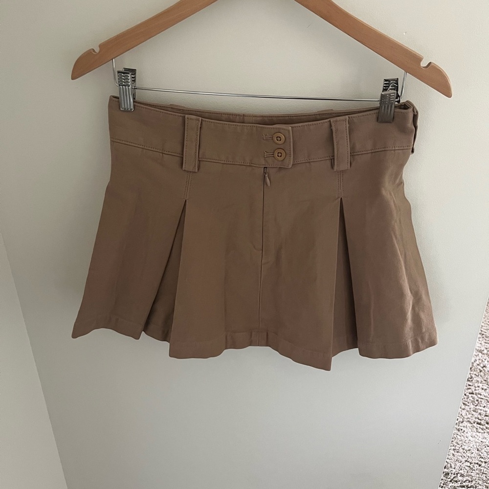 Aritzia Tan Pleated  “Rodeo” Mini Skirt